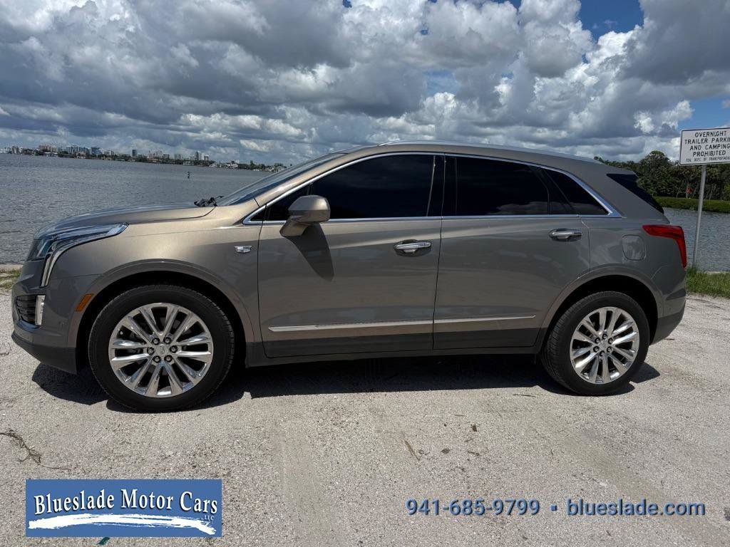 Used 2018 Cadillac XT5 Platinum w/ Driver Assist Package AWD/4WD image 3