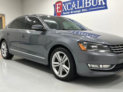 Used 2014 Volkswagen Passat TDI SEL Premium FWD image 3
