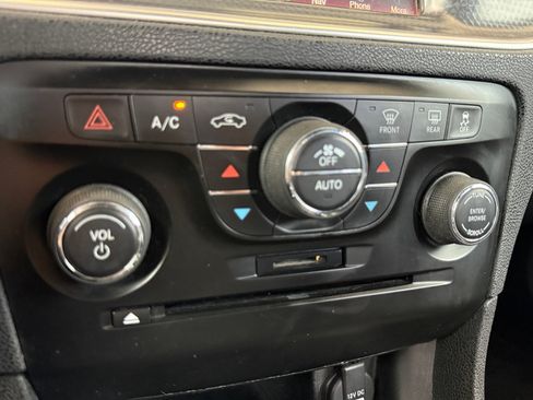 Used 2012 Dodge Charger SRT8 RWD image 23