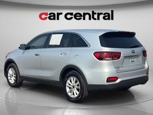 Used 2020 Kia Sorento LX AWD/4WD image 3