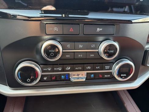 Used 2024 Ford Expedition Limited image 25