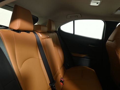 Used 2019 Lexus UX 200 w/ Premium Package FWD image 34