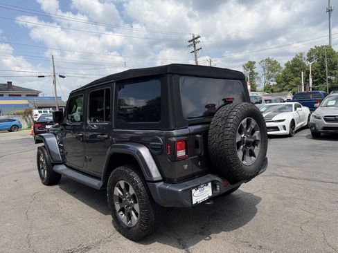 Used 2019 Jeep Wrangler Unlimited Sahara w/ Cold Weather Group AWD/4WD image 6