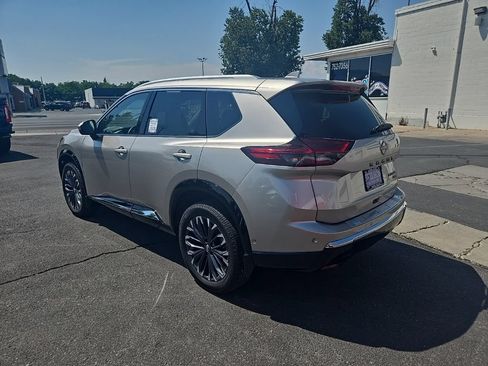 Used 2024 Nissan Rogue Platinum w/ Platinum Premium Package AWD/4WD image 7