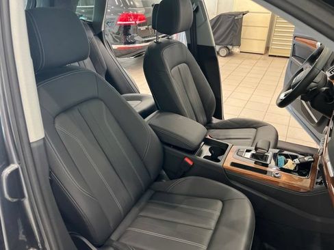 Used 2023 Audi Q5 2.0T Premium Plus w/ Premium Plus Package AWD/4WD image 21