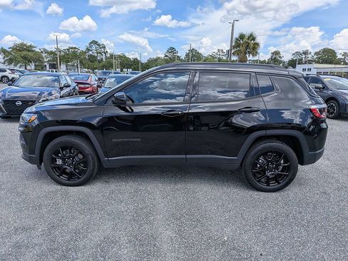 Used 2026 Jeep Compass Latitude AWD/4WD image 6