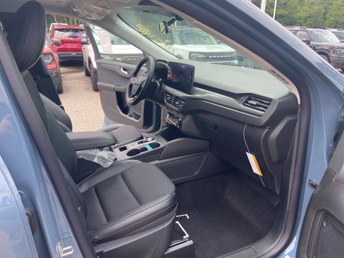 New 2025 Ford Escape SE image 20