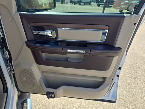 Used 2016 RAM 1500 Laramie w/ Convenience Group AWD/4WD image 28