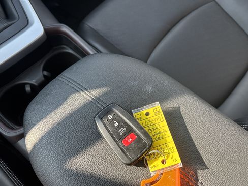Used 2019 Toyota RAV4 Limited AWD/4WD image 34