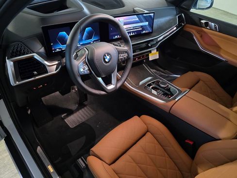 New 2026 BMW X5 xDrive40i w/ Climate Comfort Package AWD/4WD image 8