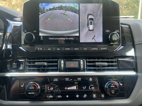 Certified 2025 Nissan Pathfinder SL AWD/4WD image 5