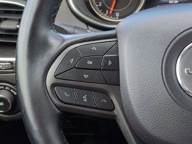 Used 2019 Jeep Cherokee Trailhawk AWD/4WD image 24