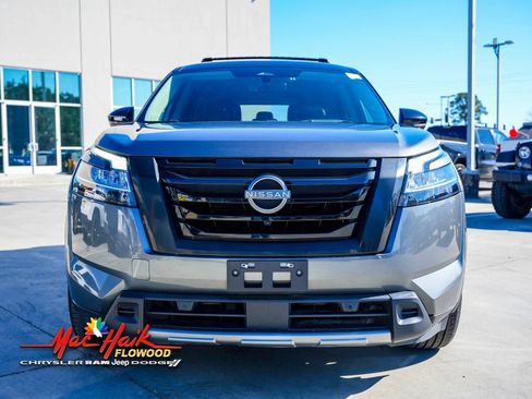 Used 2023 Nissan Pathfinder Platinum w/ Cargo Package image 3