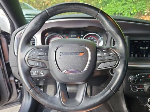 Used 2020 Dodge Charger SXT RWD image 10