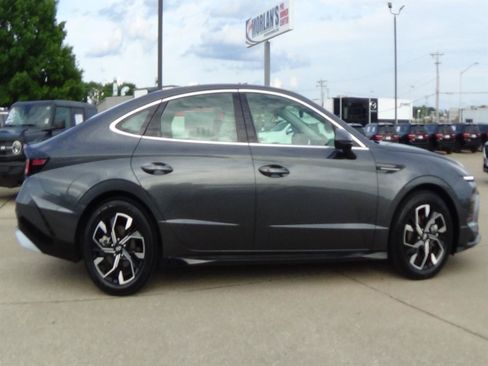 Used 2025 Hyundai Sonata SEL FWD image 5
