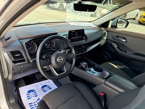 Used 2023 Nissan Rogue SV image 10