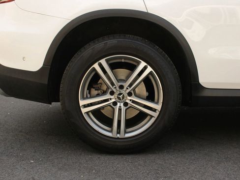 Used 2021 Mercedes-Benz GLC 300 4MATIC image 5