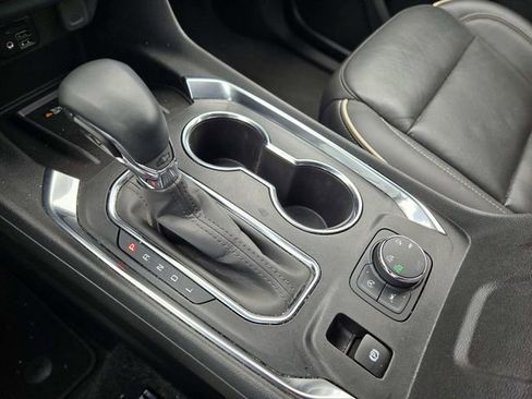 Used 2023 Chevrolet Traverse Premier image 29