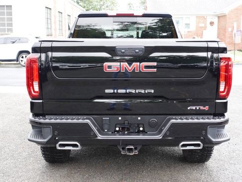 Used 2024 GMC Sierra 1500 AT4 w/ AT4 Preferred Package image 8