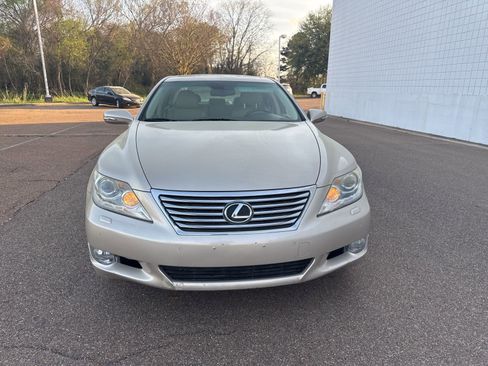 Used 2012 Lexus LS 460 w/ Comfort Pkg image 2