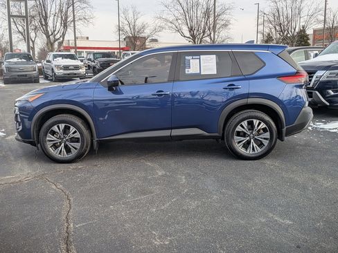 Used 2023 Nissan Rogue SV image 6
