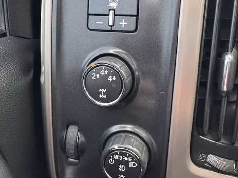 Used 2015 GMC Sierra 2500 Denali w/ Duramax Plus Package image 25