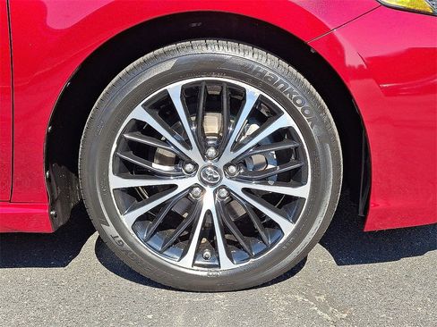 Used 2018 Toyota Camry SE w/ Protection Package (Q2) image 29