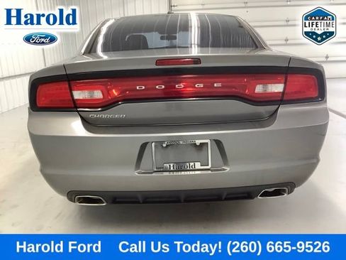 Used 2012 Dodge Charger SE RWD image 5