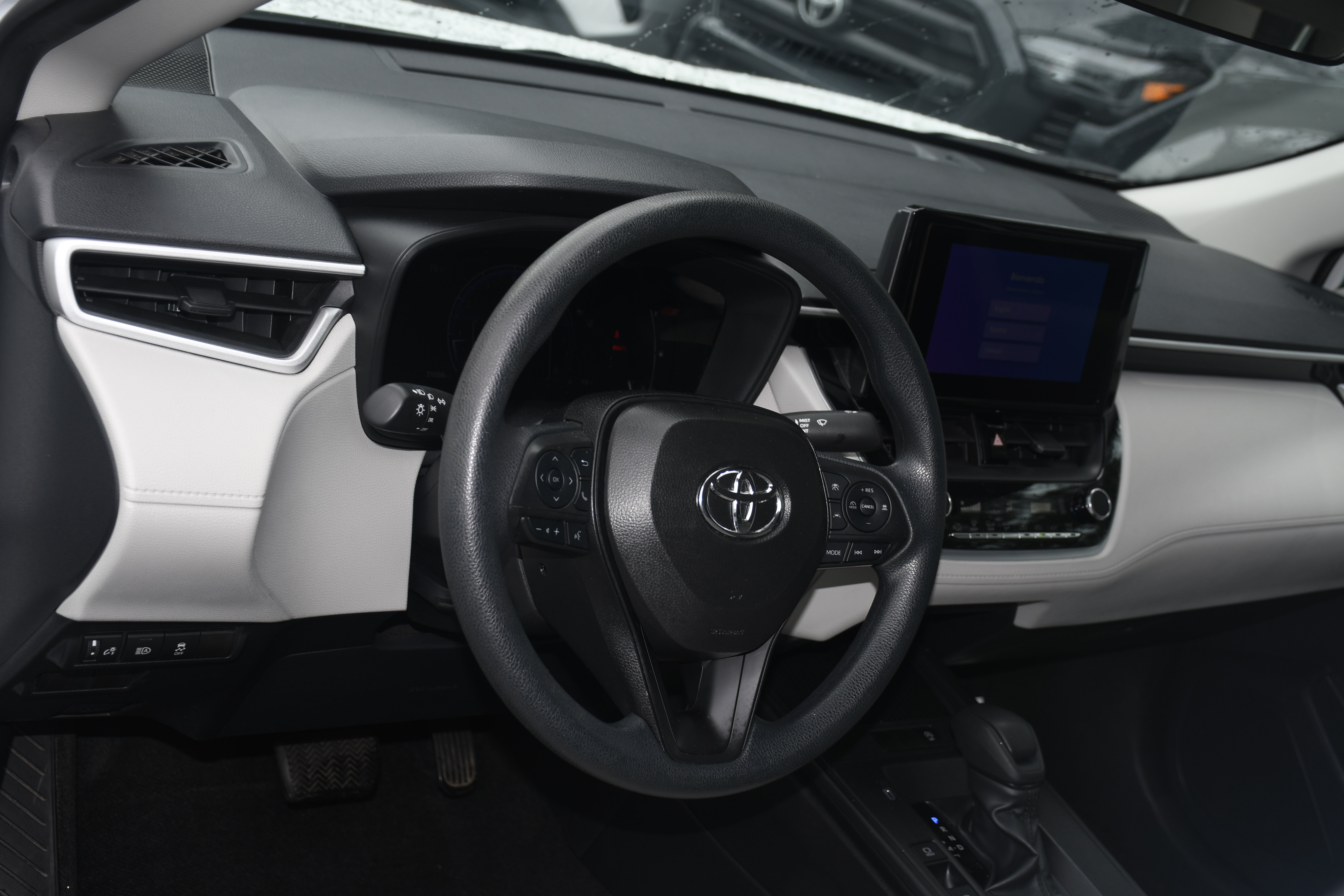 Certified 2026 Toyota Corolla Cross L FWD image 8