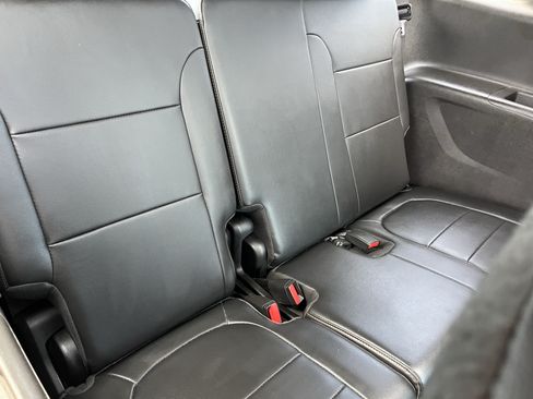 Used 2019 Chevrolet Traverse LT w/ LT Premium Package AWD/4WD image 5