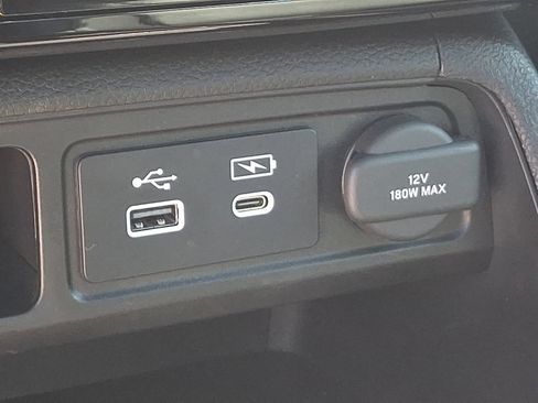 Used 2025 Honda Pilot Black Edition image 24