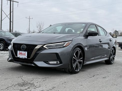 Used 2023 Nissan Sentra SR w/ SR Premium Package image 9