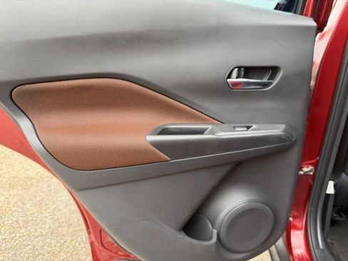 Certified 2024 Nissan Kicks SR image 12