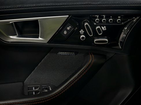 Used 2016 Jaguar F-TYPE Convertible image 33