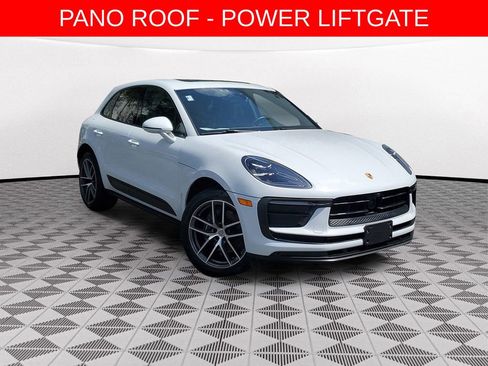 Used 2022 Porsche Macan AWD/4WD image 1