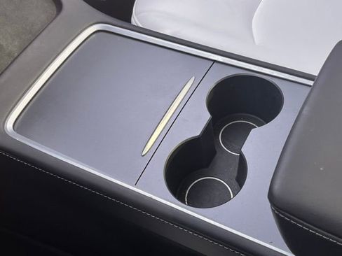 Used 2024 Tesla Model Y Performance image 20