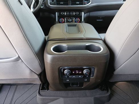 Used 2024 Chevrolet Suburban Z71 w/ Luxury Package AWD/4WD image 22