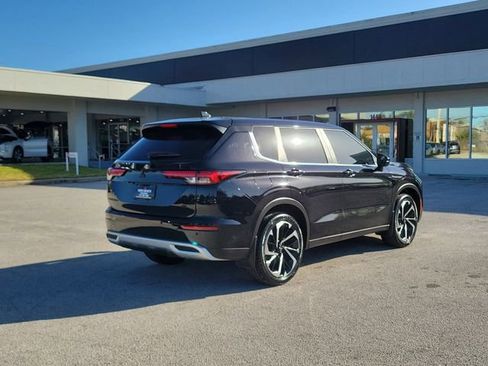 Used 2023 Mitsubishi Outlander SE image 6