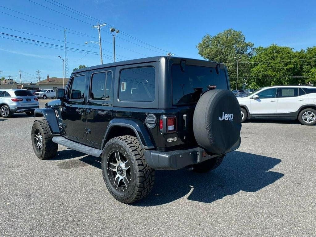 Used 2019 Jeep Wrangler Unlimited Sahara AWD/4WD image 8