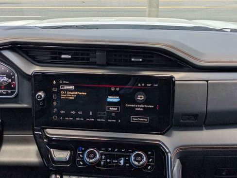 Used 2023 GMC Sierra 1500 AT4 w/ AT4 Premium Package AWD/4WD image 17