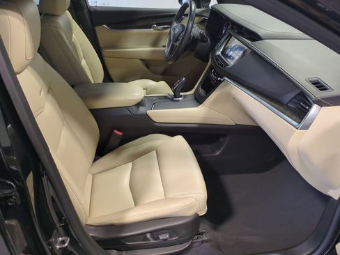 Used 2017 Cadillac XT5 FWD image 25