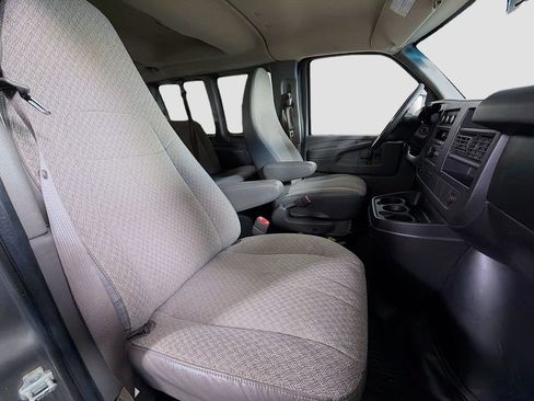 Used 2011 Chevrolet Express 1500 LT w/ LT Preferred Equipment Group image 26