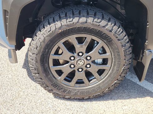 Used 2026 Toyota 4Runner SR5 AWD/4WD image 13