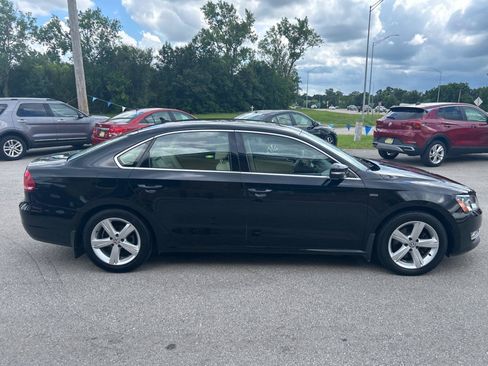 Used 2015 Volkswagen Passat 1.8T Limited Edition FWD image 4