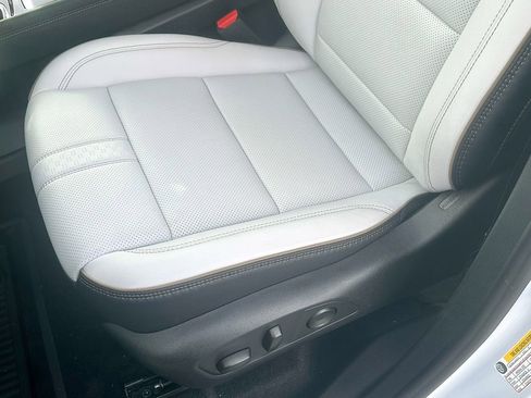 New 2026 Chevrolet Traverse High Country w/ LPO, Floor Liner Package AWD/4WD image 19