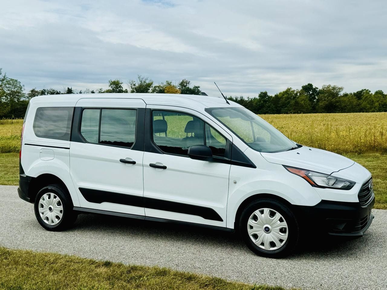 Used 2022 Ford Transit Connect XL FWD image 5