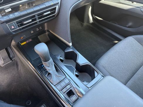 Used 2025 Toyota Camry LE image 39