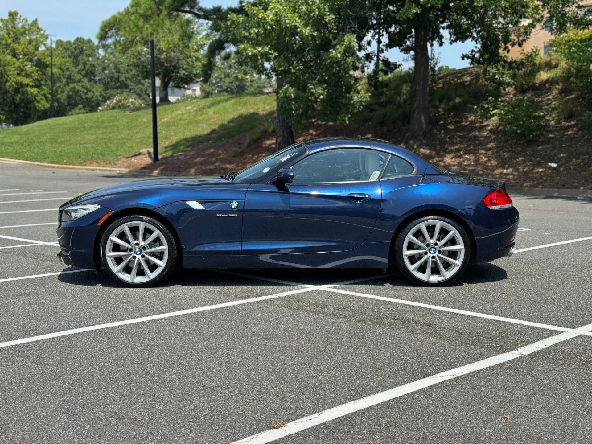 Used 2011 BMW Z4 sDrive35i RWD image 6