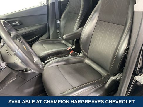 Certified 2020 Chevrolet Trax LT w/ LT Convenience Package image 26