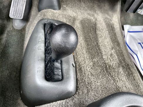 Used 2004 Chevrolet Silverado 1500 4x4 Regular Cab image 22